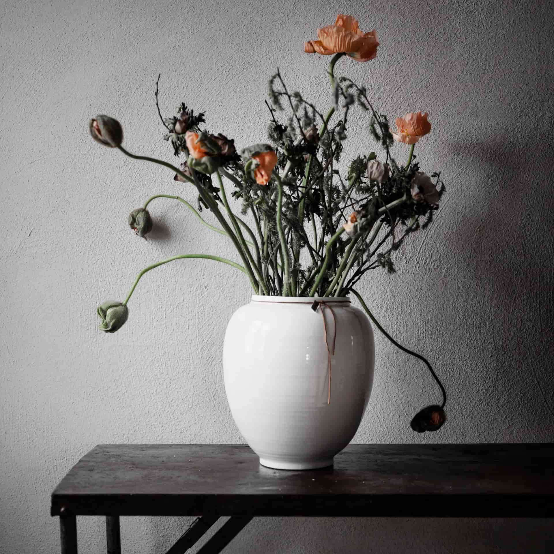 Ernst vas vitglaserad